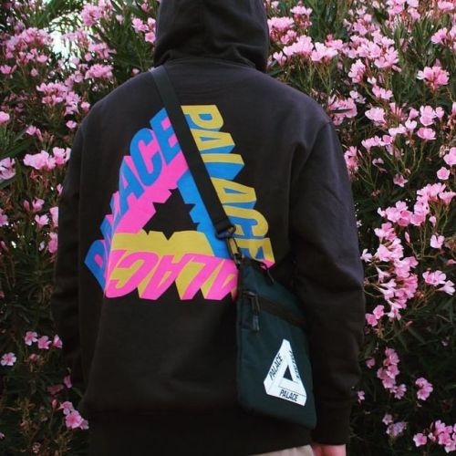 https://backcar.tumblr.com/post/177974624062