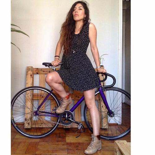 javi-ballestero:@eileenzitaclara #citygirls #girlbike #girlsgonefixie #ridegirl #ridelikegirl #fixie