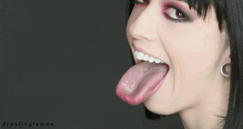 taboodaddy1:  hellojan38:  hi to you also…;)  Bet she could give an amazing tongue job on a wet pussy