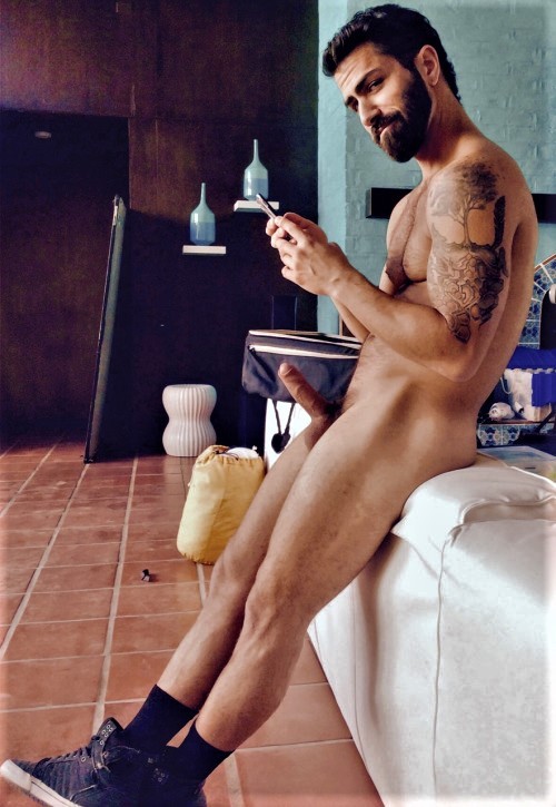 swallowtown:  XXX