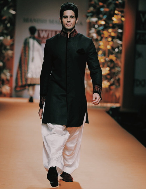 Bollywood Men as Manish Malhotra showstoppers