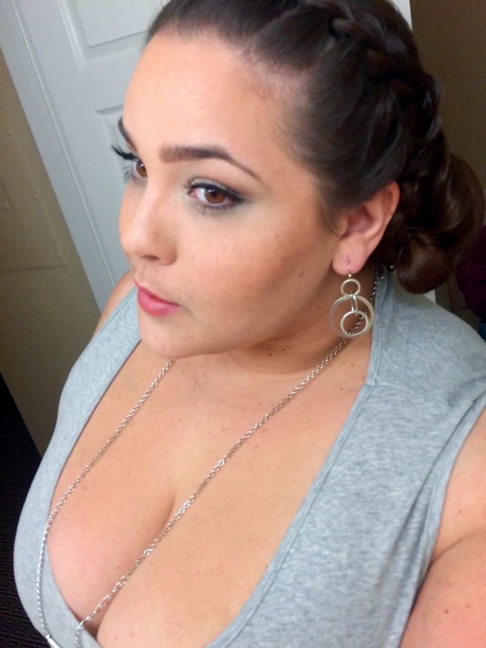 I was feeling pretty damn cute last night. :)