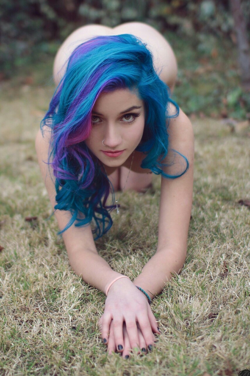 atypicalpornblog:  Fay Suicide