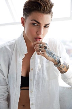 bittersweetreverie:  Ruby Rose  Take me now