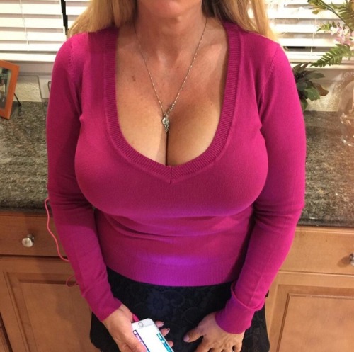 wetdarlene: 1000s of h0rny babes are looking someone to fuck in this app. Install it and let them kn