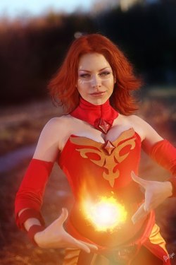 Dota 2  Lina cosplay model: Lill photo: