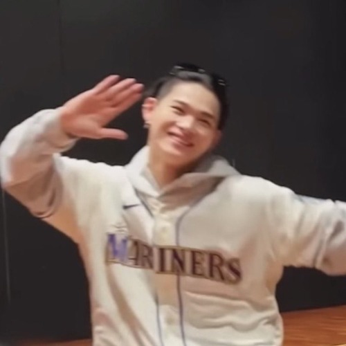 Every Picture Of Ni-ki Makes Me Wanna Sob He Is So Baby You Don’t Get It