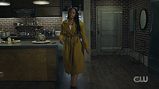 whitefluffyyeti:  Black lightning “Chapter one: birth of blackbird”