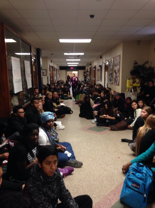 chudobs:  pariah7:  pariah7:  SOUTHWEST HIGH SCHOOL — MINNEAPOLIS, MN Black Out and 4 1/2 hours of silence for Mike Brown  amazed and happy this got around !!!   that’s my town!! god bless