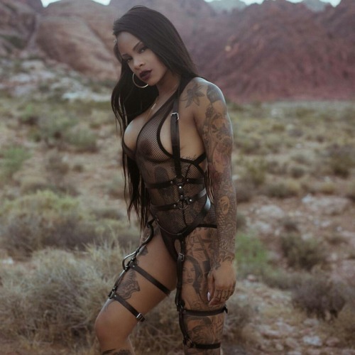 countrysound:  Hot and Sexy …… want more follow… http://eyesfavouritecandy.tumblr.com/post/166483821824