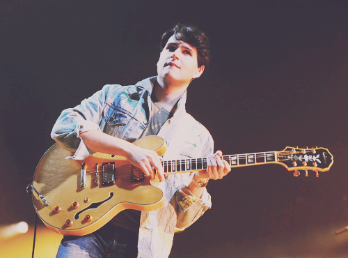 chrisfuckinbaio:  Ezra Koenig + Lip Biting at The 24th Annual KROQ Almost Acoustic Christmas 