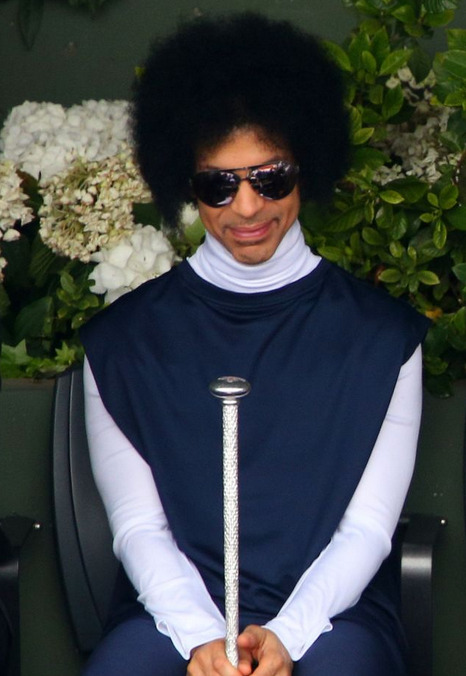 so-treu:  purplepersuasion:  Prince watching Rafael Nadal at the French Open 1 -