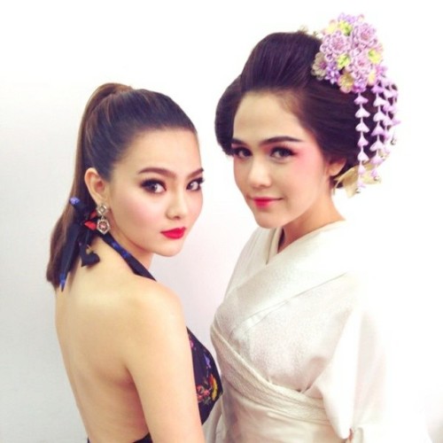 Gorgeous both ! Thai girls in Japanese costumeName : (left) Due Arisara Thongborisut (right) Chomp