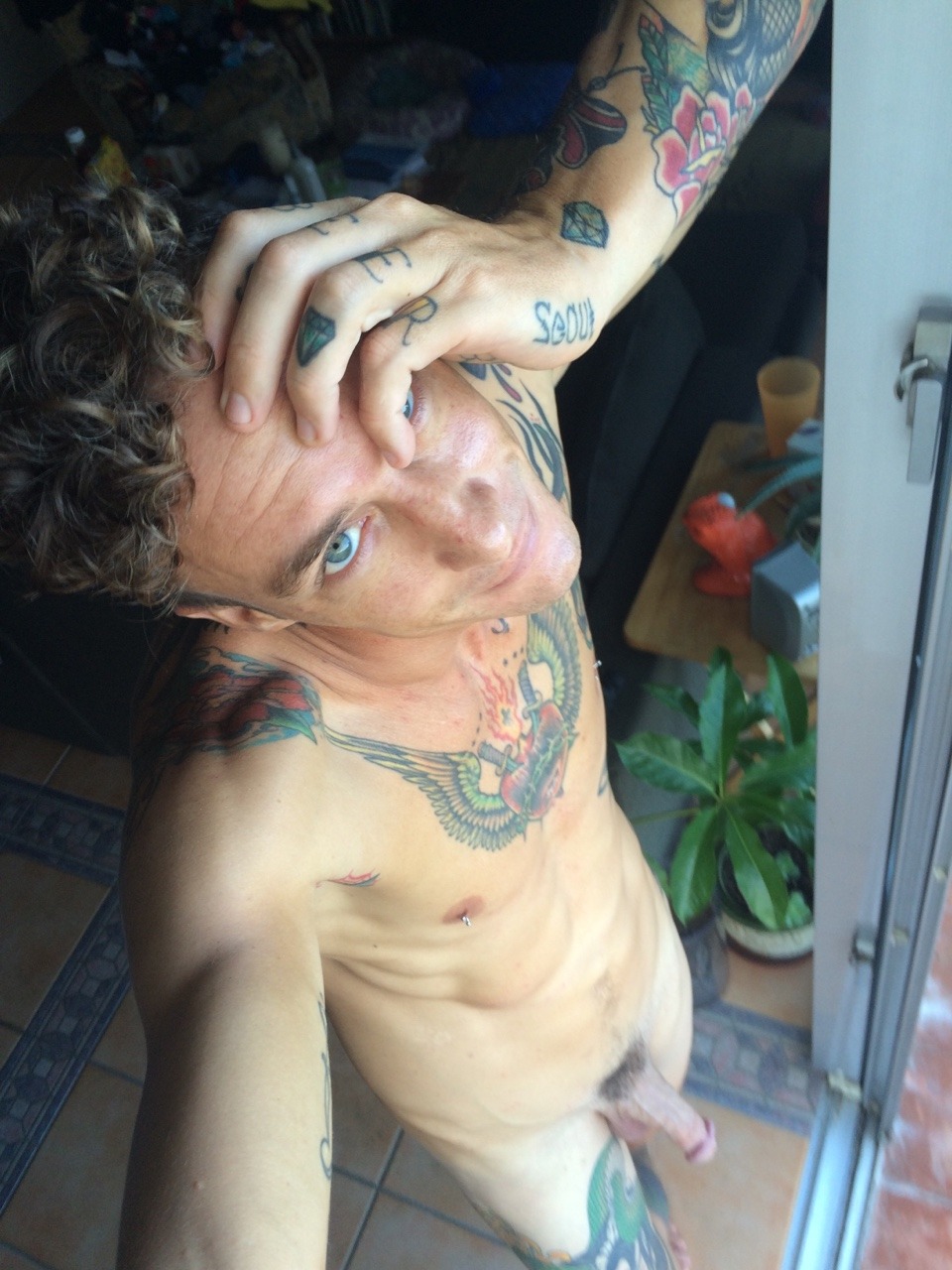 13percentkook:Just plan old naked me