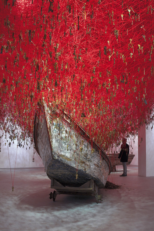 Porn supersonicart:   Chiharu Shiota’s “The photos