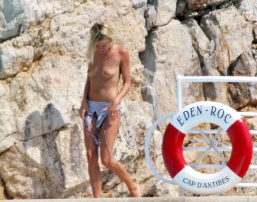 toplessbeachcelebs:  Sienna Miller (Actress) topless in the South of France (June 2006)