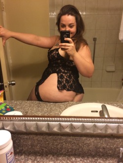 allaroundbooty:  megabooty:  I decided I needed to do the booty mirror selfie…What do y'all think?Would you let me sit my ass right down on your face?Pawg Whooty Selfies!  #reblogking