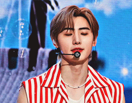 SUNGHOON + Blonde Hairfor Anon Fancam Credit.