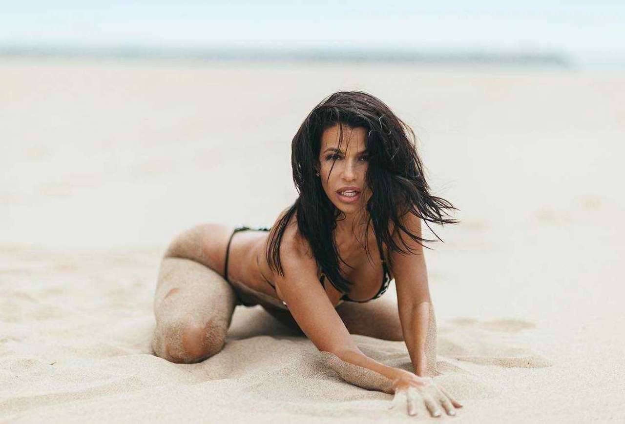 fy-models:  Vida Guerra 