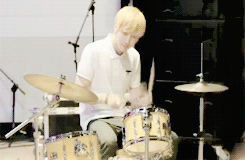 deulithium:  More than singing, Jinyoung 