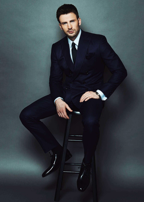 chrisheavans:CHRIS EVANS sitting in a stool, looking like a snack.