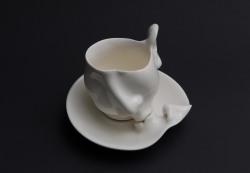 slowartday:  Ceramic sculptures by Johnson