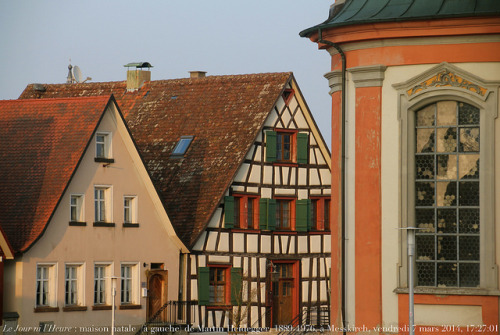 djabal:Le Jour ni l’Heure 9740 : à gauche, maison natale de Martin Heidegger, 1889-1976, face à l’ég