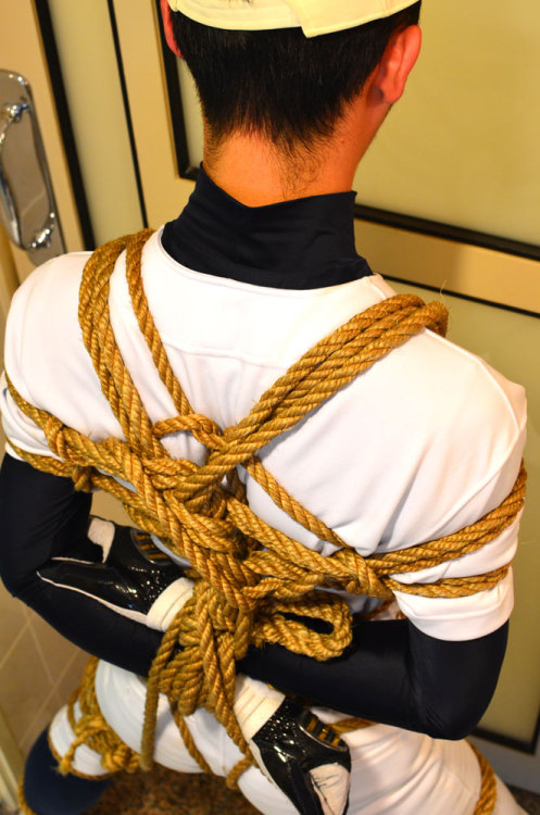 underwearefans:  supokon-danshi:  2014年3月　東京  喜欢，捆绑，棒球服 