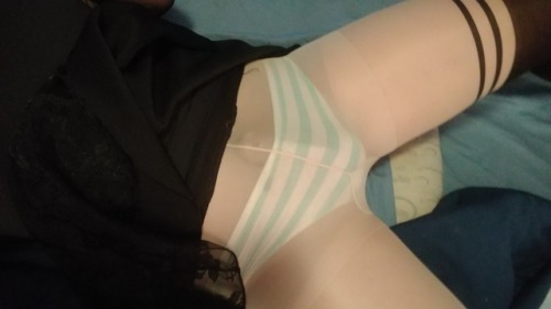 Porn photo Thigh highs or tights 🤔