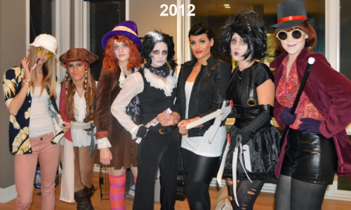 tastefullyoffensive:  Group of friends pay tribute to their favorite actors for Halloween.2012: Johnny Depp, 2013: Jim Carrey, 2014: Will Ferrell, 2015: Robin Williams(photos via aubra_cadabra)