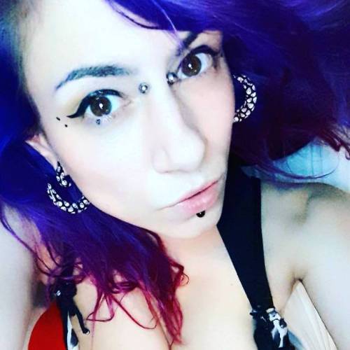 Check my @pornhub  pornhub.com/users/o0pepper0o #cammodel #pierced #pornhub #freevids #colourfulhair #canadian #punkgirl #o0pepper0o #pin