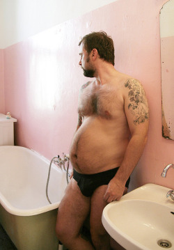 pregnantmaleteen:  Mmm…. hairy and pregnant!