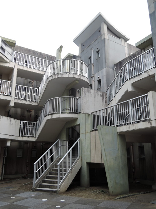 tamazo2:長崎県営三重第３団地（1993～7年）長崎市畝刈町中耐2～4階・高層6階2020 japanese public housing in nagasaki