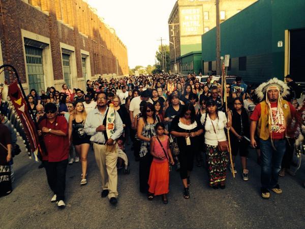 Walk and memorial in Winnipeg tonight, in honour of Tina Fontaine, Faron Hall and all Missing and Murdered Indigenous Women.
Respect and prayers to all our relations.
#ItEndsHere