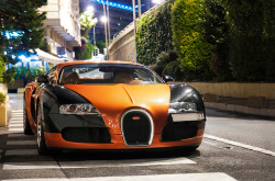 automotivated:  Bugatti Veyron (by __martin__)