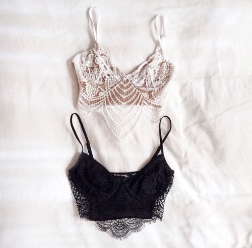 forloveanlemons:  For Love and Lemons SNAPDRAGON UNDERWIRE   and ”Bat Your Lashes Bra”  