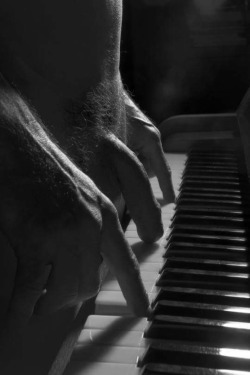 Nudeforjoy:  Somebody Requested A Photo Of A Pianist.