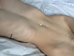 ialienslut:  tummmy