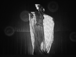 wehadfacesthen:  Brigitte Helm as the False Maria in Metropolis  (Fritz Lang, 1927) via greypoppies 