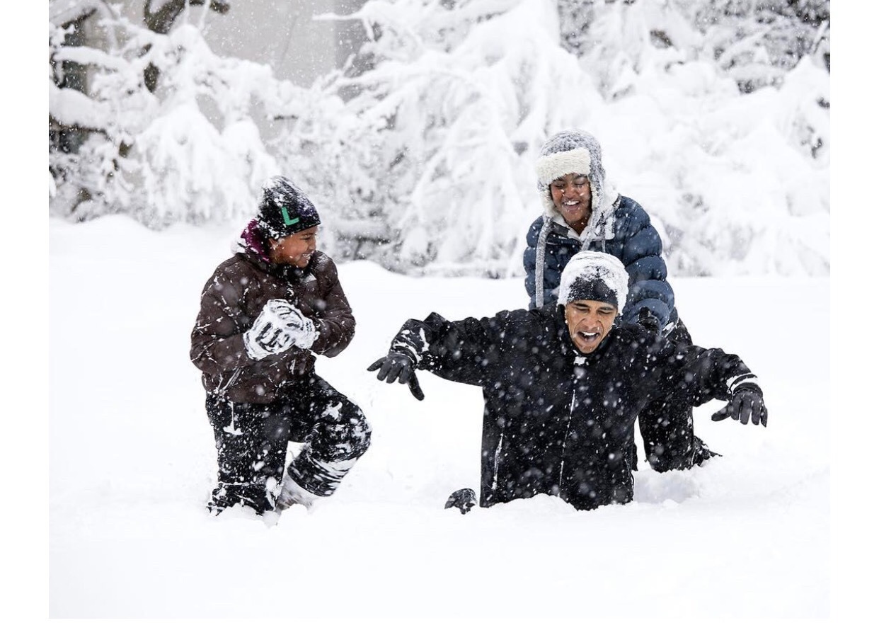 frontpagewoman:Never before released pics of Potus, Malia and Sasha in the snow in