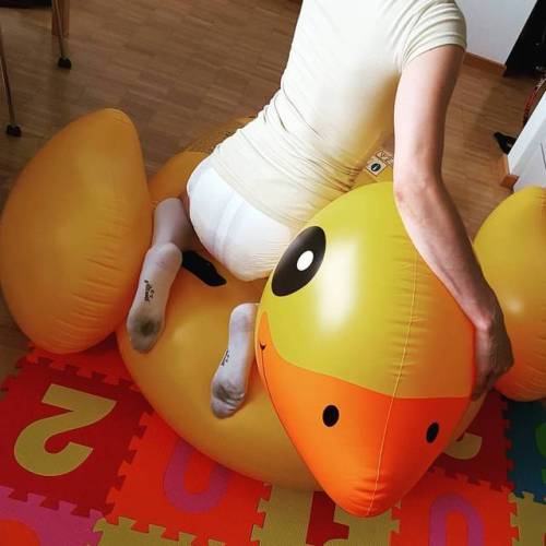 Quack quack sais the rubber ducky  porn pictures