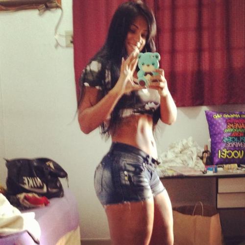 122393420:  Pryscila Silva