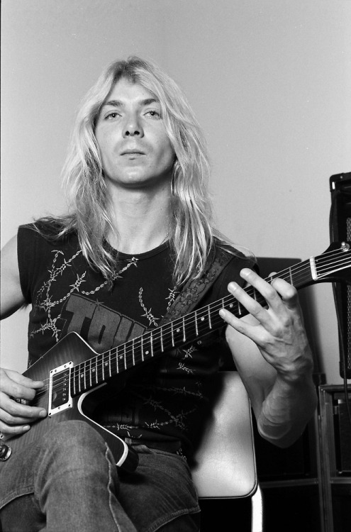 syn-back-in-black:Dave Murray In 1982