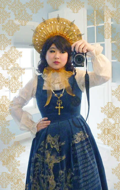 louvrianne:country-mouse:What I wore on Saturday at Katsucon 2014. I wasn’t feeling very well that d