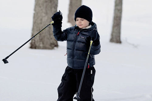 7th February 2021 // Prince Oscar enjoying a spot of skiing with his family at Drottningholm. Photog