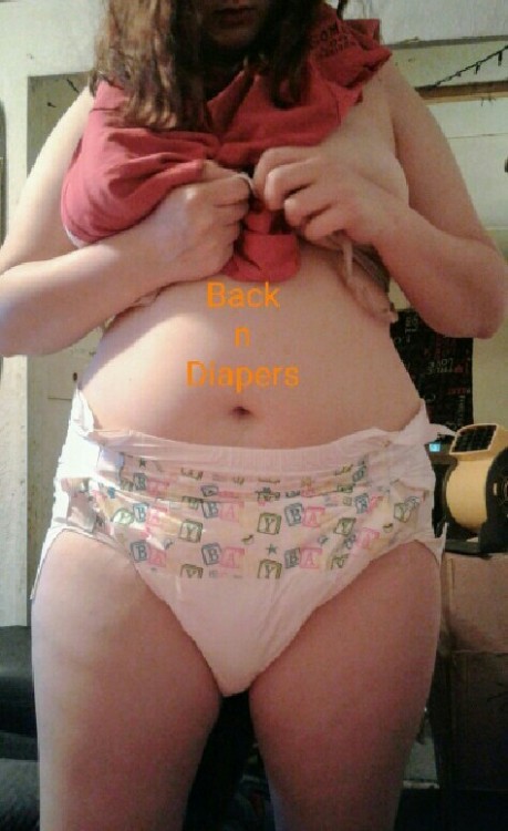 squishybottombaby: “Daddy can you help me wiff my shirt pweeease, I’m too little” 