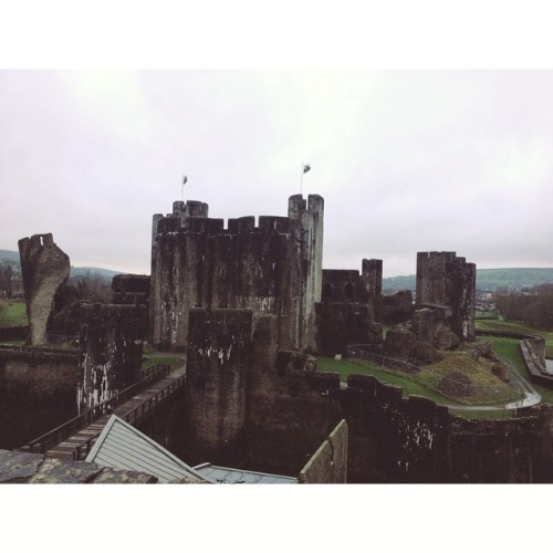 captainswordislaw:Caerphilly hasn’t changed in the years we’ve been gone, childhood town