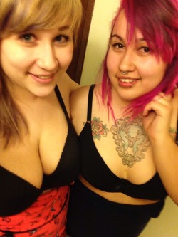 misspennyprimetime:  Black bras cute pierced boobs and messy mirrors at parties make for happy ladies. Kitten you touch your hair/mouth a lot, haha!