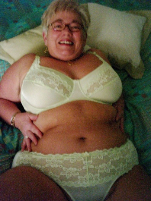 fatnakedoldgrannies: What a lovely pic! I’d love to finish “unwrapping” this prese