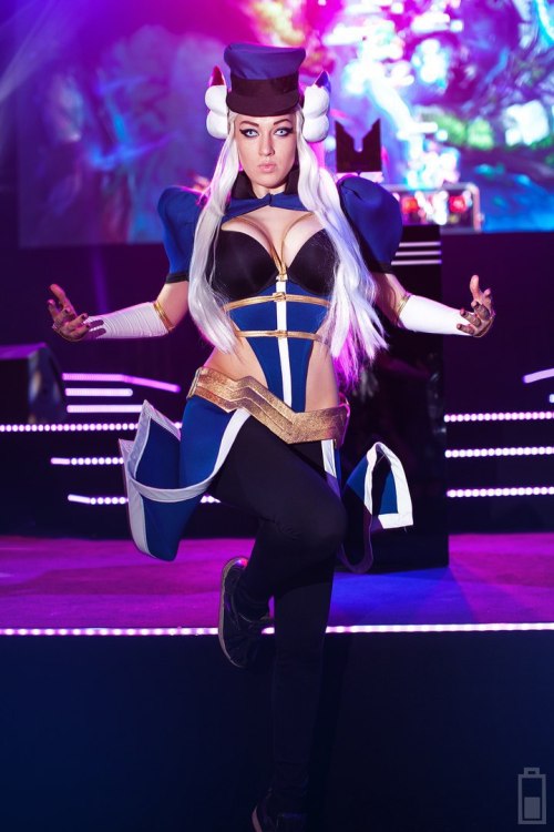 league-of-legends-sexy-girls:    Officer Syndra Cosplay 